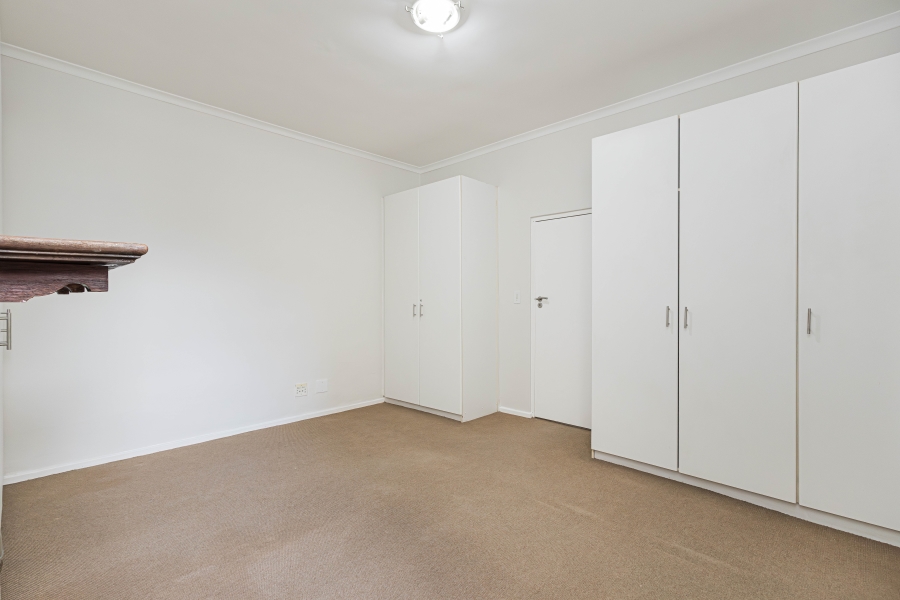 To Let 3 Bedroom Property for Rent in Green Point Western Cape